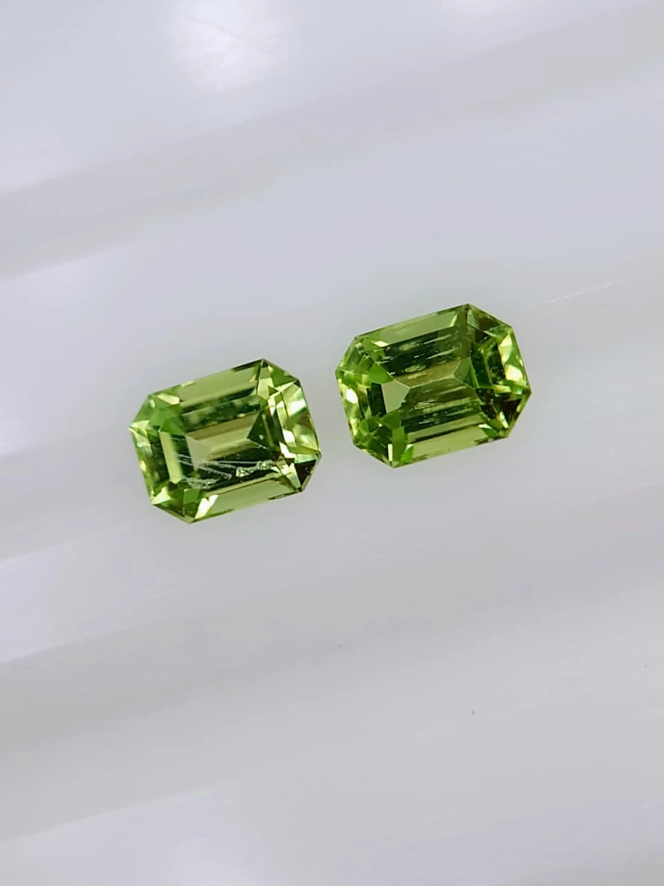 0.95ct Emerald Faceted Natural Peridot Pair from Pakistan — view 2